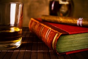 Zigarre, Whisky, Buch